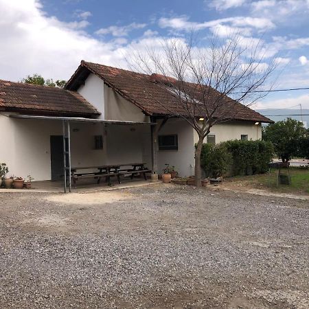 Kurlender Guest House Sheʼar Yashuv Buitenkant foto